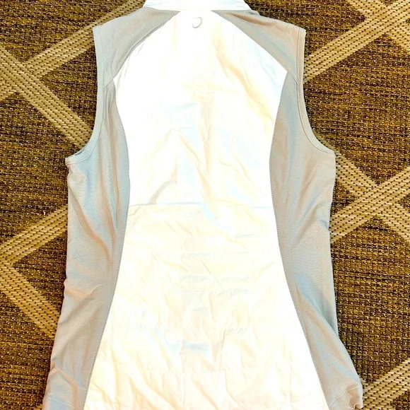 Womens Sleeveless Jacket - Picture 3 of 9